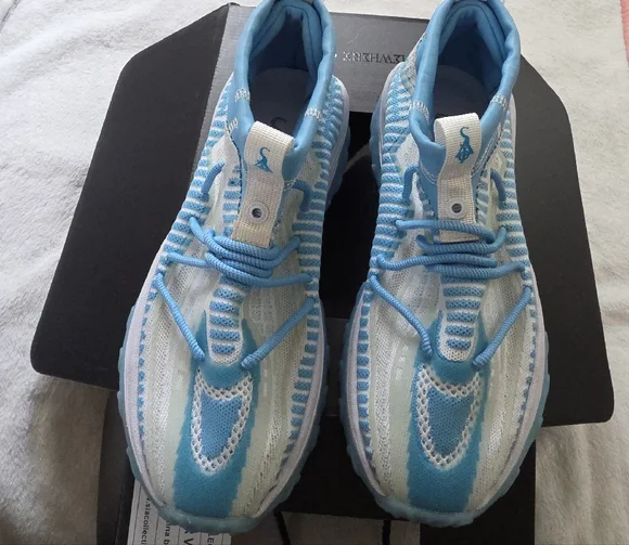 Stylish Blue and White Men's Sneakers - Picture 2 of 12